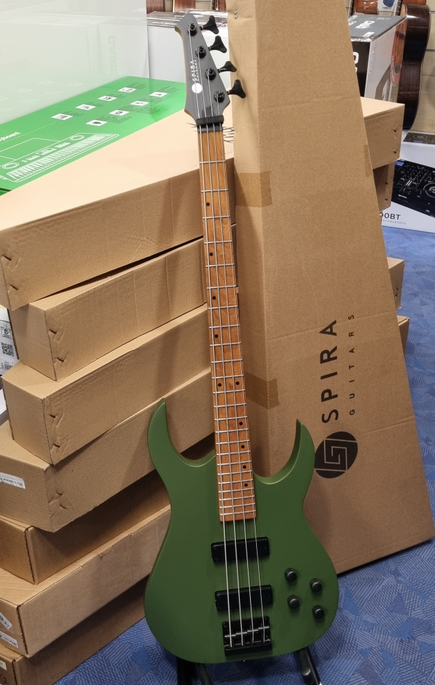 SPIRA B-400 MGR bas kitara