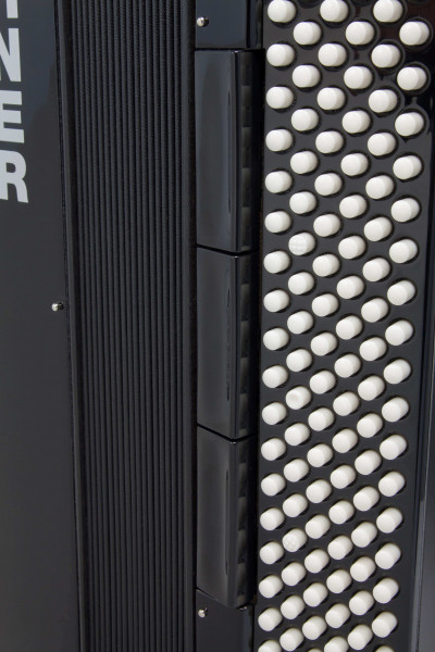 HOHNER ACCORDIONS BRAVO III 120 New Bellow Red klavirska harmonika s torbo - slika 3